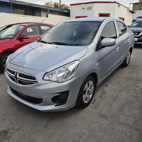 Dodge Attitude SE 2021, color Plateado, 81,385 km, en Seminuevos Baja