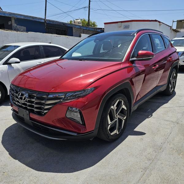 Hyundai Tucson Limited Tech 2023, color Rojo, 32,010 km, Seminuevos Baja