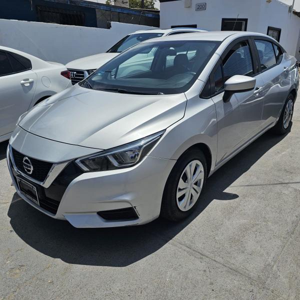 Nissan Versa Sense 2020, color Plata, 69,100 km, en Seminuevos Baja